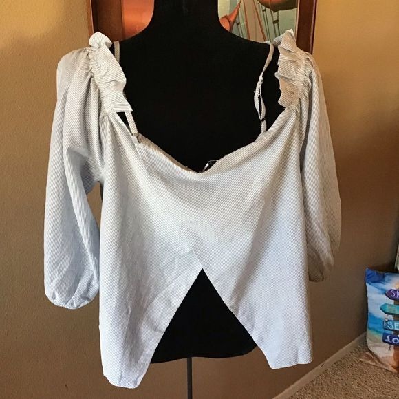 NWT The Vanity Room Blouse - Picture 3 of 5